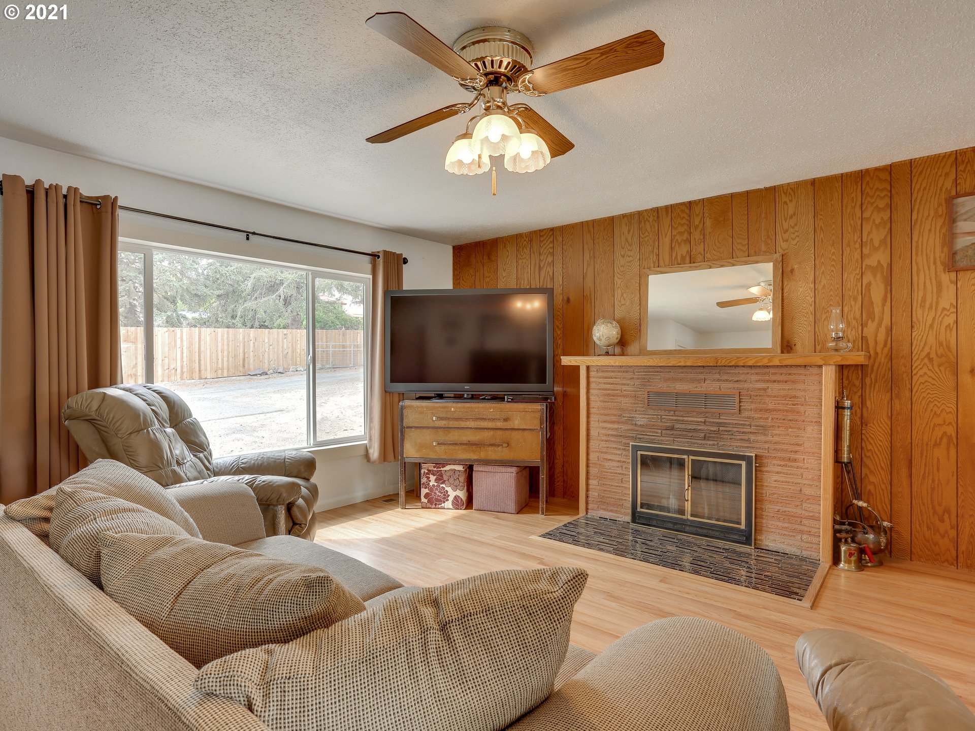 490 Heisler Street Dufur, OR 97021 - Photo 6 of 32 Gallery Image 6
