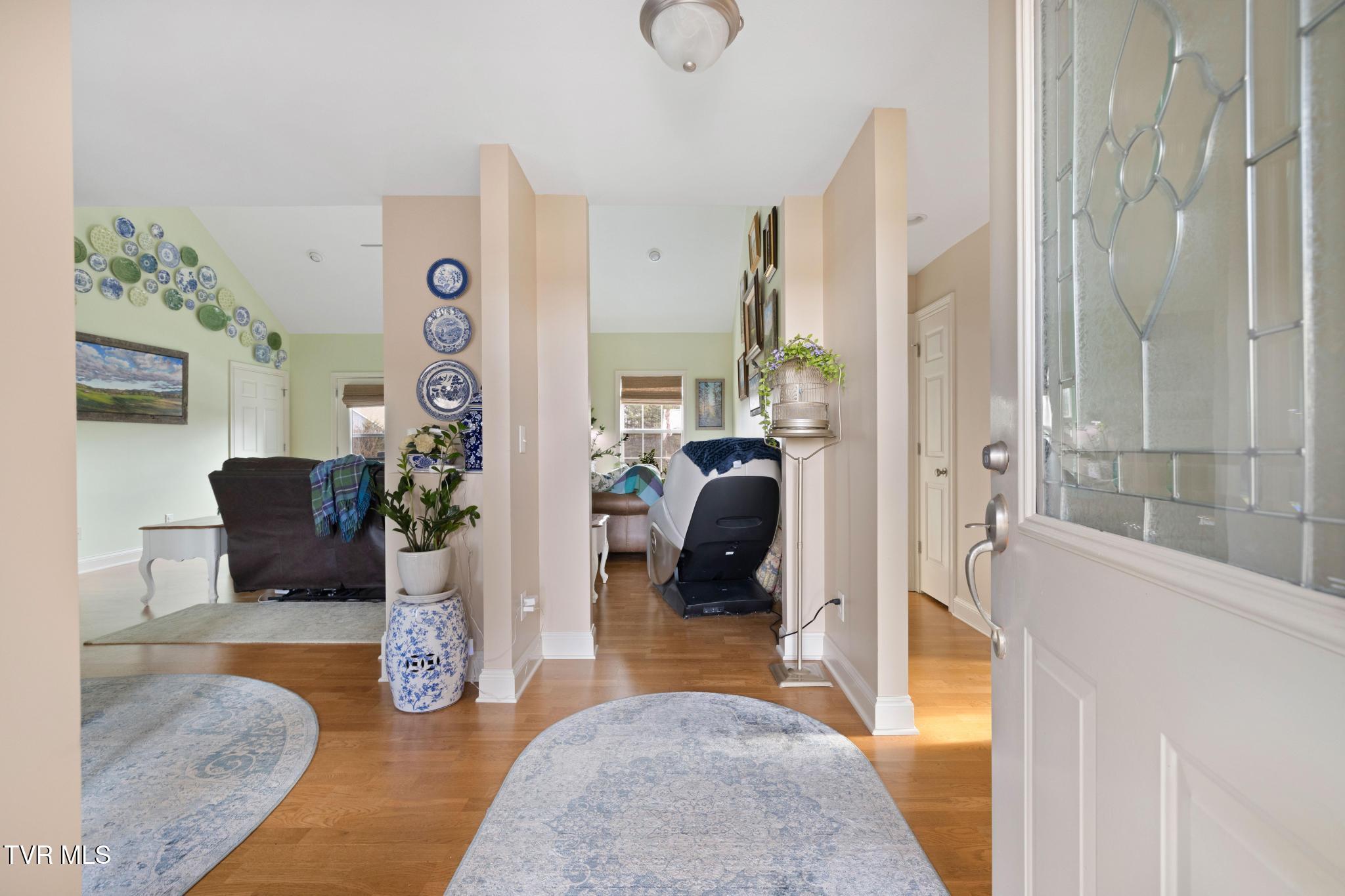 290 Telford New Victory Road Telford, TN 37690 - Photo 5 of 46 Interior entrance