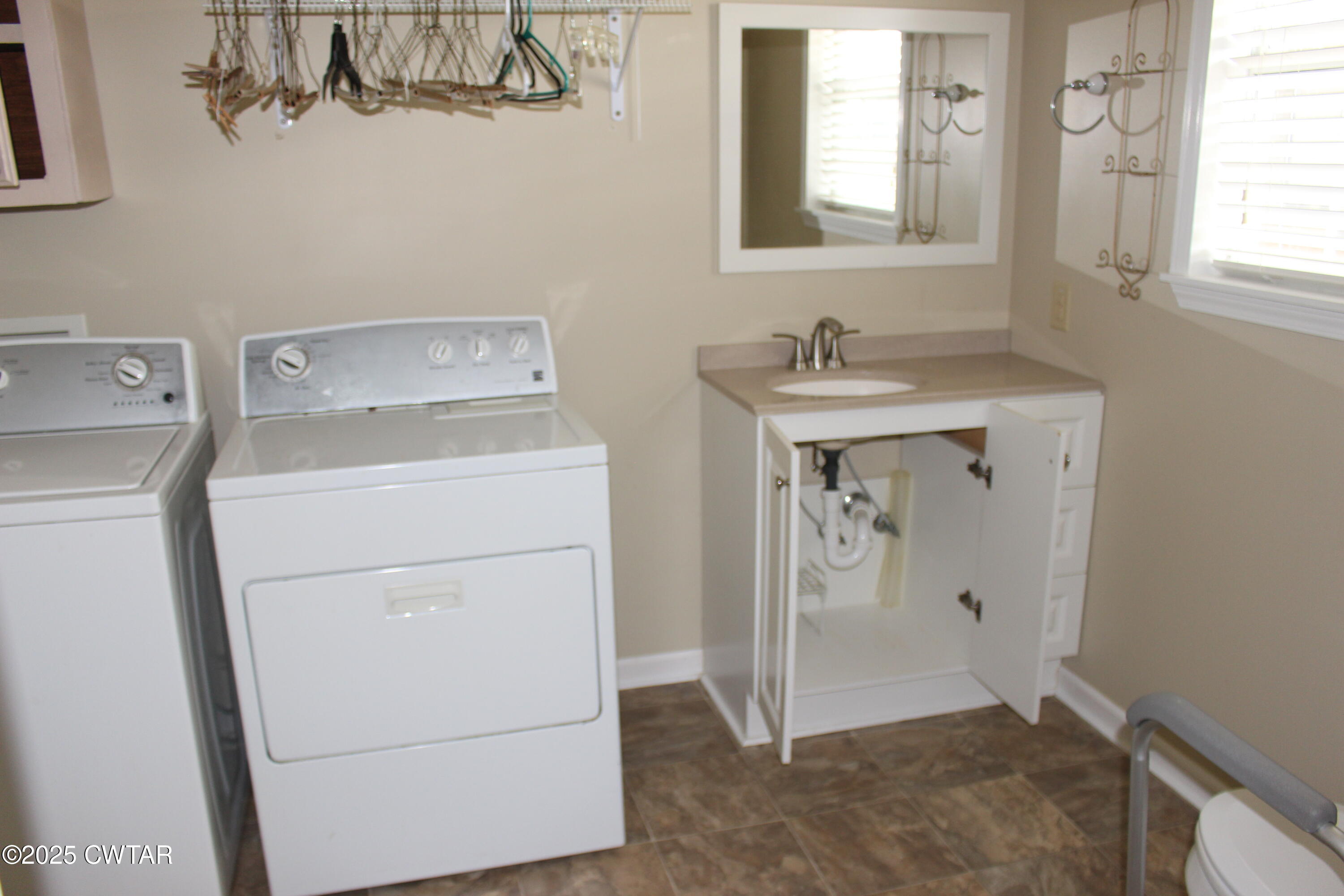 8860 Highway 138 Mercer, TN 38392 - Photo 16 of 23 Laundry