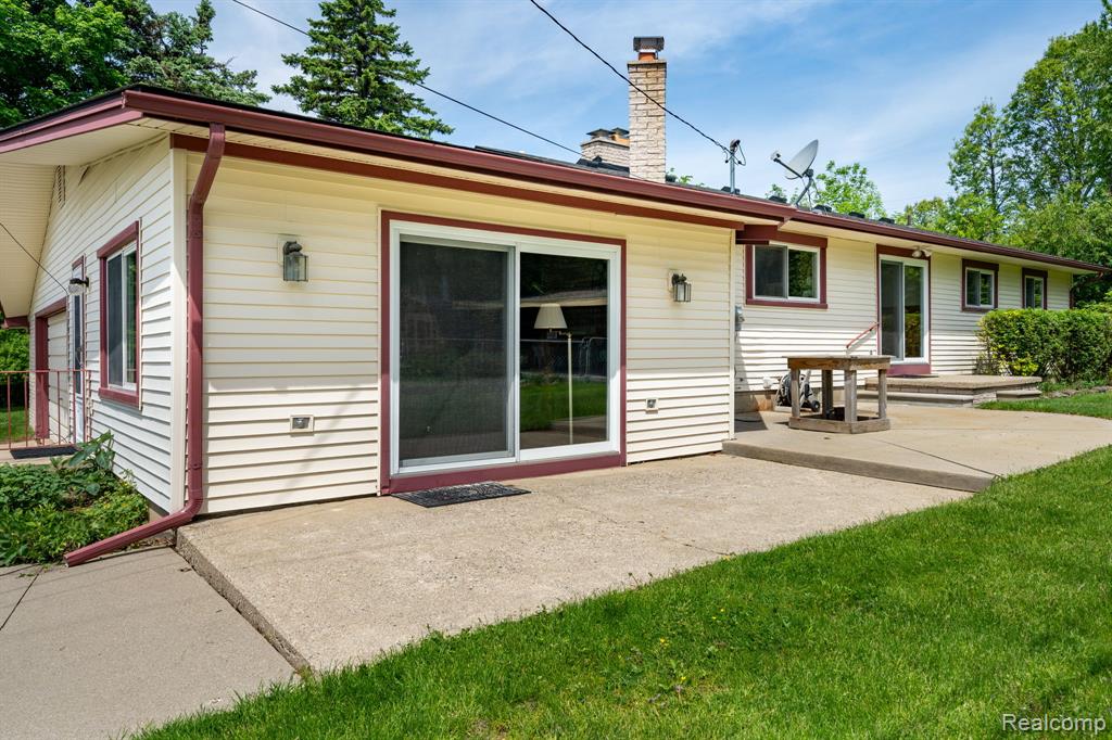 5871 Brewster Road Rochester, MI 48306 - Photo 37 of 50