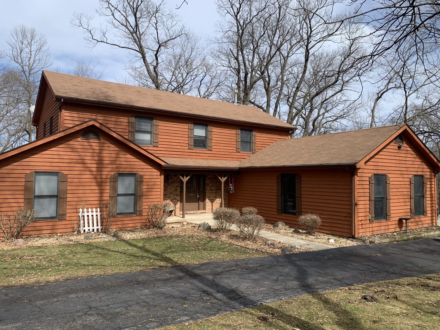 39-w370 McDonald Road Elgin, IL 60124 - Photo 1 of 5