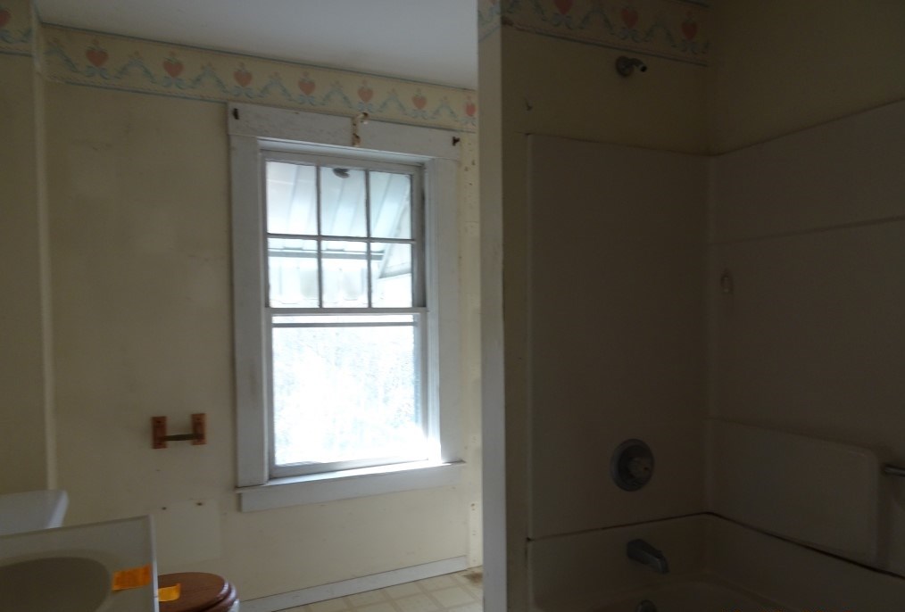 422 Court Street Keene, NH 03431 - Photo 11 of 17 Gallery Image 11