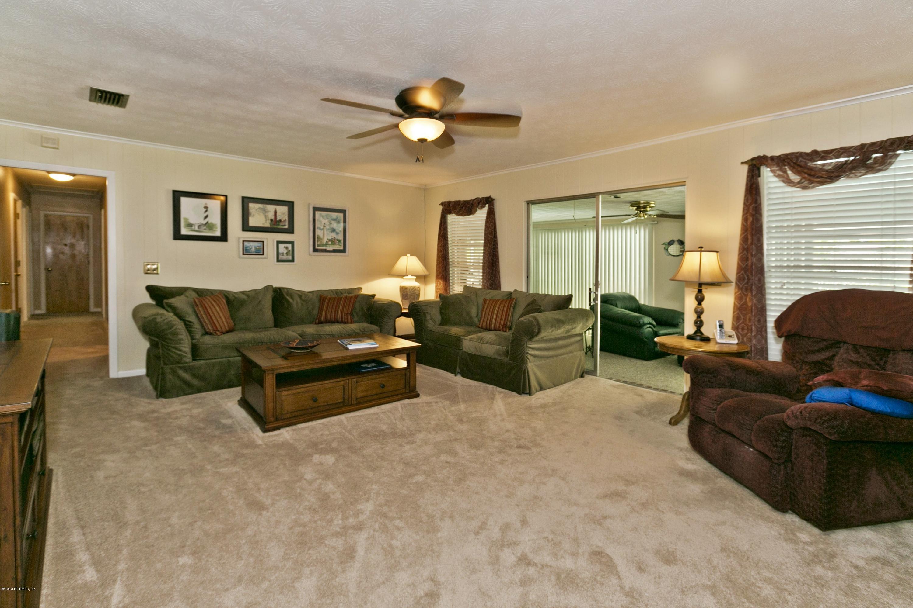 1022 Montego Road West Jacksonville, FL 32216 - Photo 10 of 23 011_Family Room