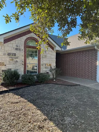 $1,800 | 410 Prosperity Trail, McGregor, TX 76657