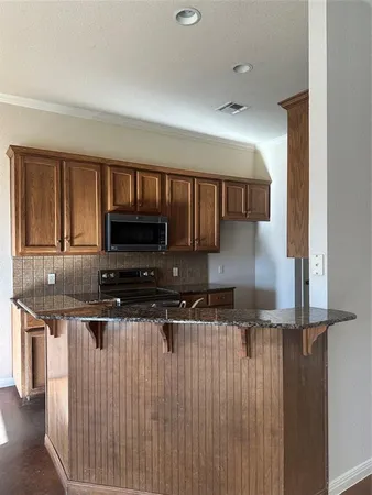 $1,800 | 410 Prosperity Trail, McGregor, TX 76657
