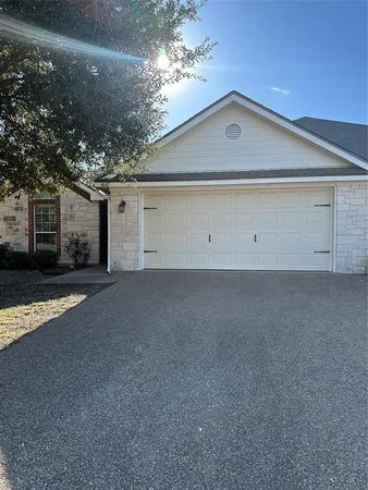 $1,800 | 410 Prosperity Trail, McGregor, TX 76657