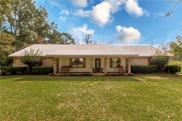 $299,000 | 16114 Cut Off Road, Kentwood, LA 70444