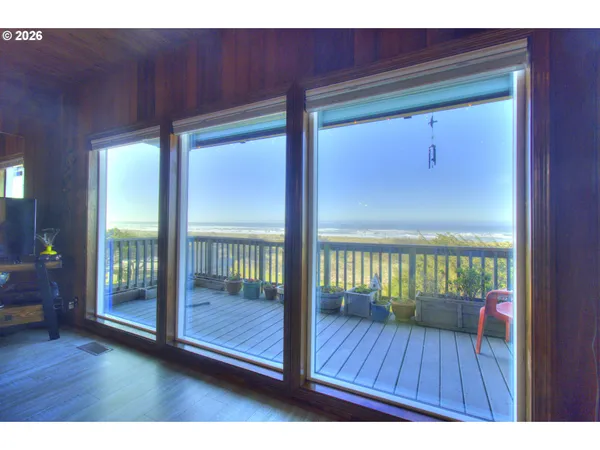 $399,500 | 29134 Ellensburg Avenue, Unit 2, Gold Beach, OR 97444