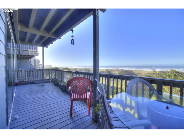 $404,000 | 29134 Ellensburg Avenue, Unit 2, Gold Beach, OR 97444