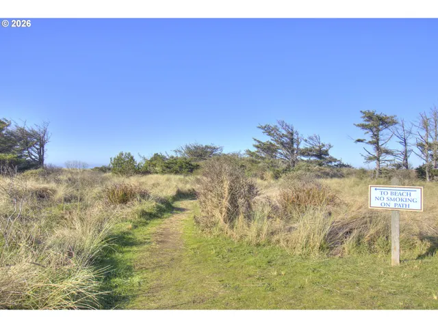 $404,000 | 29134 Ellensburg Avenue, Unit 2, Gold Beach, OR 97444