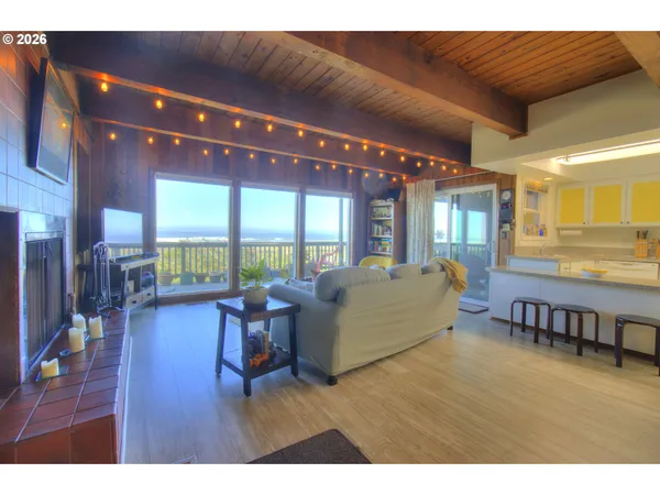 $399,500 | 29134 Ellensburg Avenue, Unit 2, Gold Beach, OR 97444