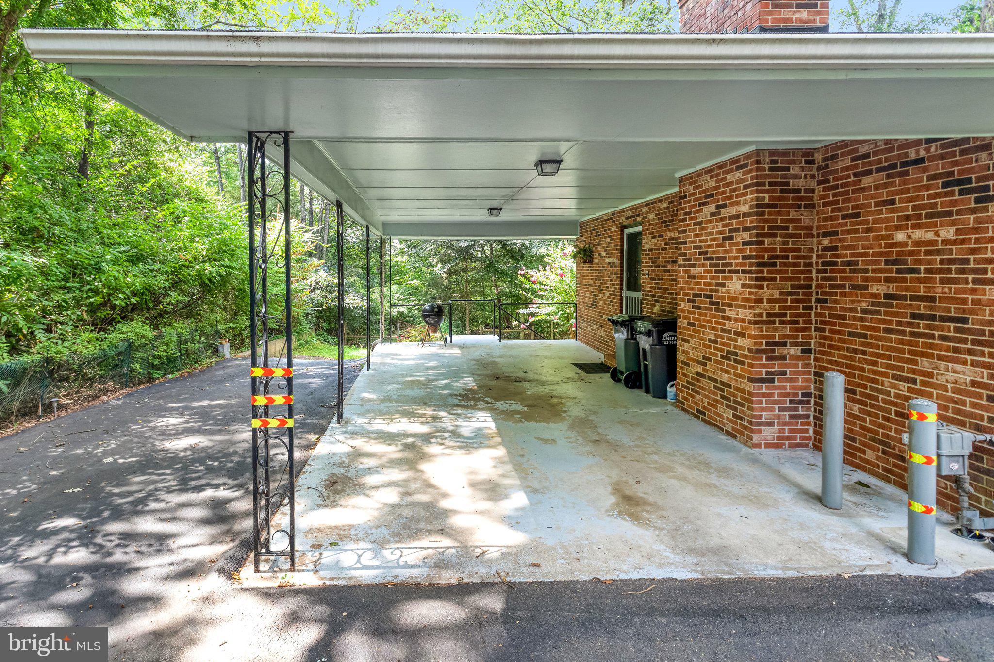 18355 Sharon Road Triangle, VA 22172 - Photo 30 of 34 Carport