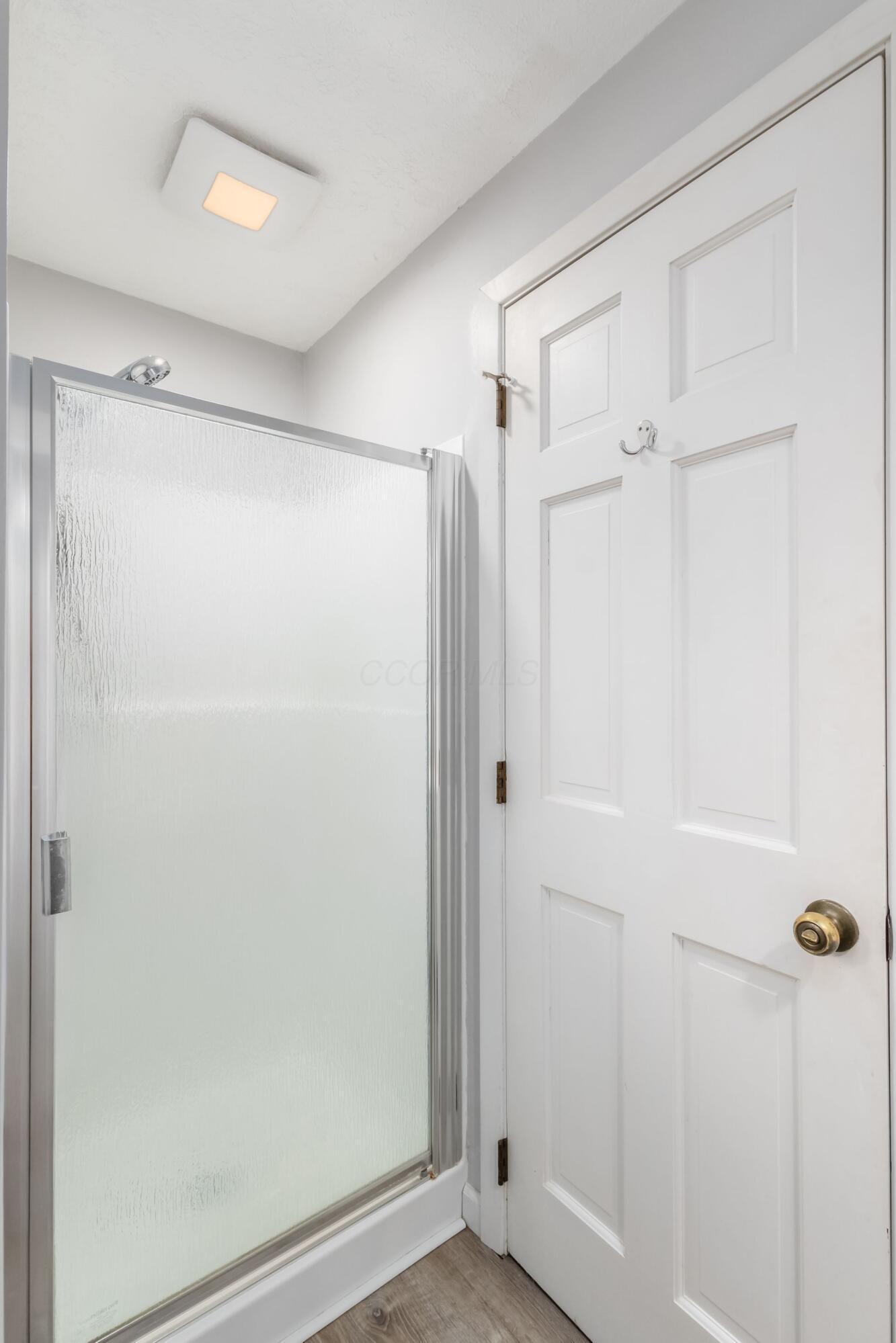 4220 Rutherford Road Powell, OH 43065 - Photo 33 of 53 2nd floor full bathroom