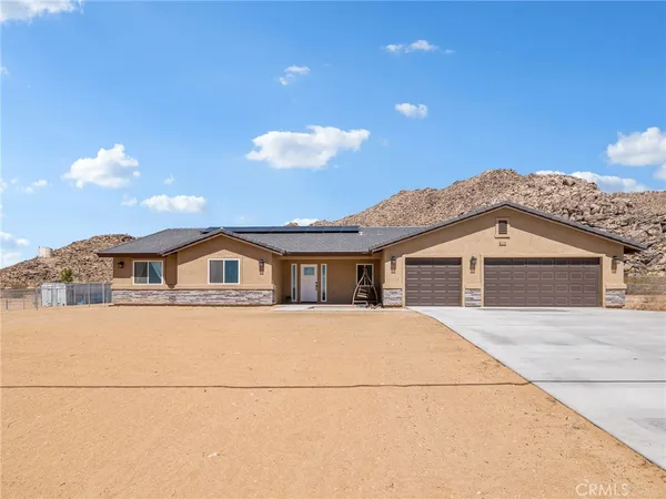$569,900 | 24162 Shoshone Road, Apple Valley, CA 92307