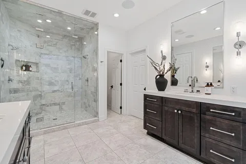 $2,700,000 | 9 Red Forest Way, North Oaks, MN 55127