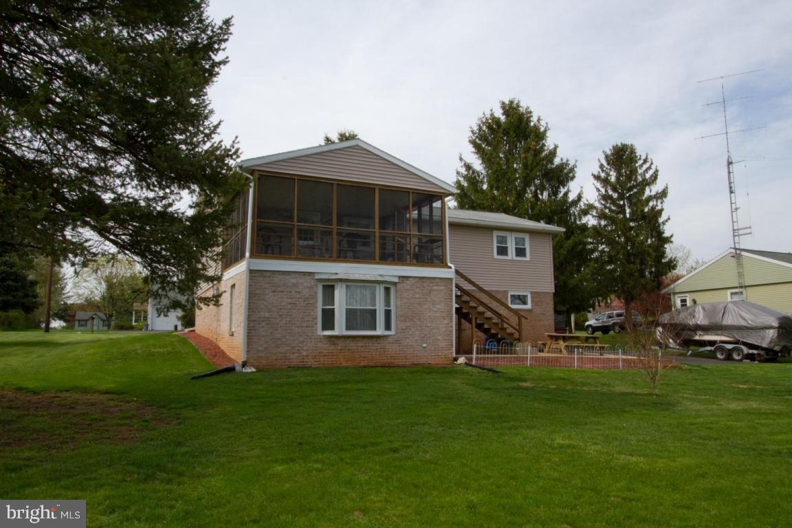 908 Rabbit Hill Road Lititz, PA 17543 - Photo 5 of 27