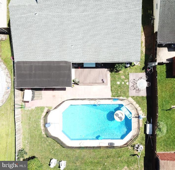 825 Edgemont Road Fairless Hills, PA 19030 - Photo 10 of 12 Swimming pool