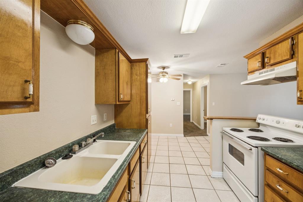 1104 East High Street Terrell, TX 75160 - Photo 8 of 28 1104