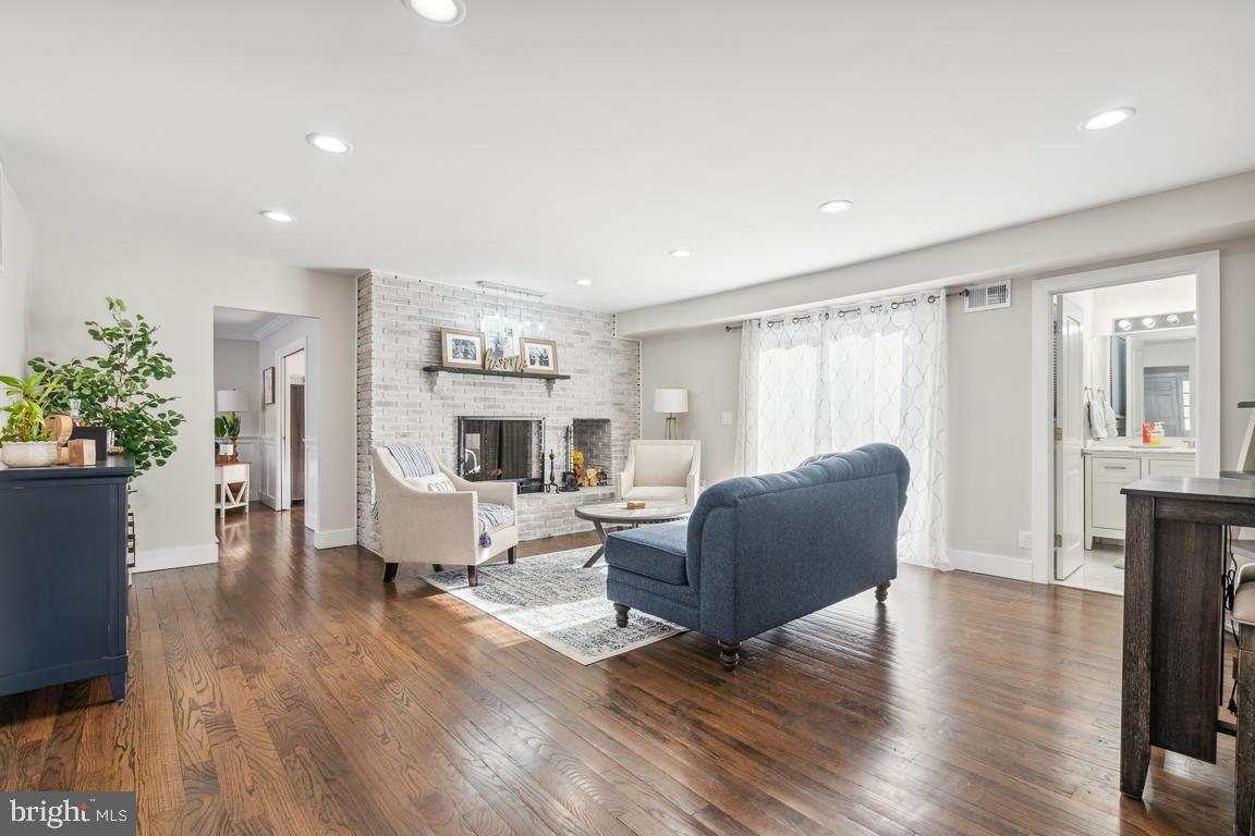 85 Charlann Circle Cherry Hill, NJ 08003 - Photo 9 of 25 Family Room