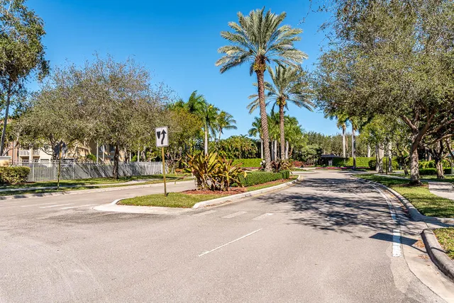 $2,300 | 6511 Emerald Dunes Drive, Unit 108, Royal Palm Beach, FL 33411