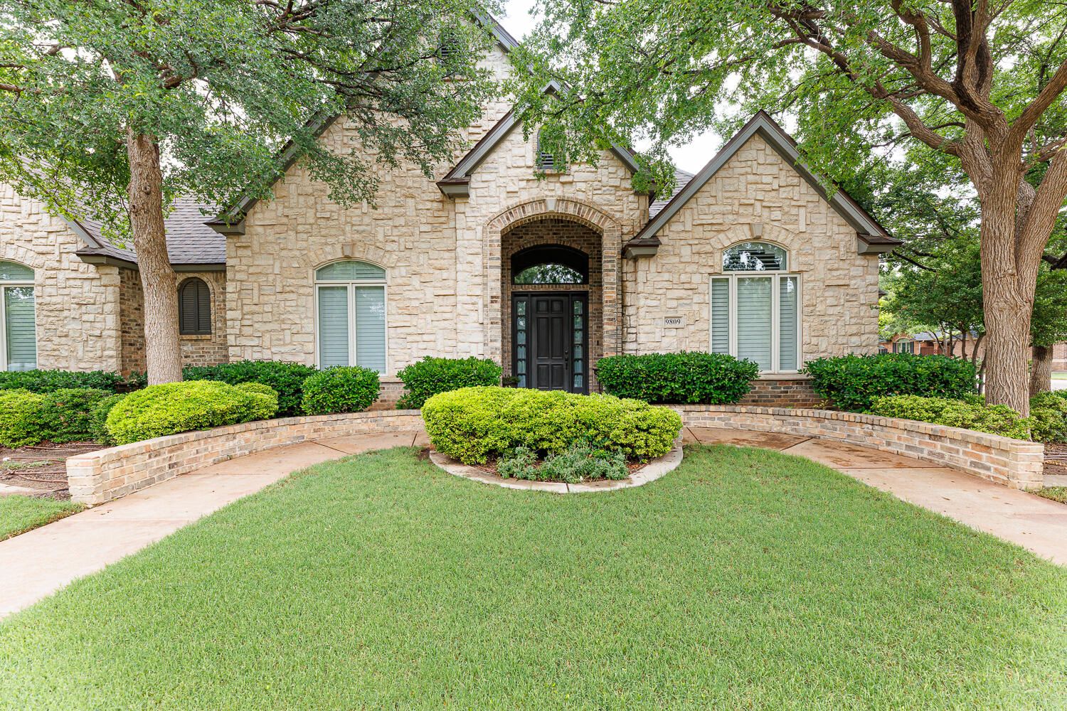 9809 Topeka Avenue Lubbock, TX 79424 - Photo 2 of 87 Front Exterior