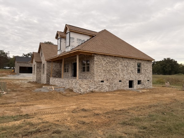 531 Old Hopkinsville Road Cadiz, KY 42211 - Photo 4 of 15 a front view of a house with a yard