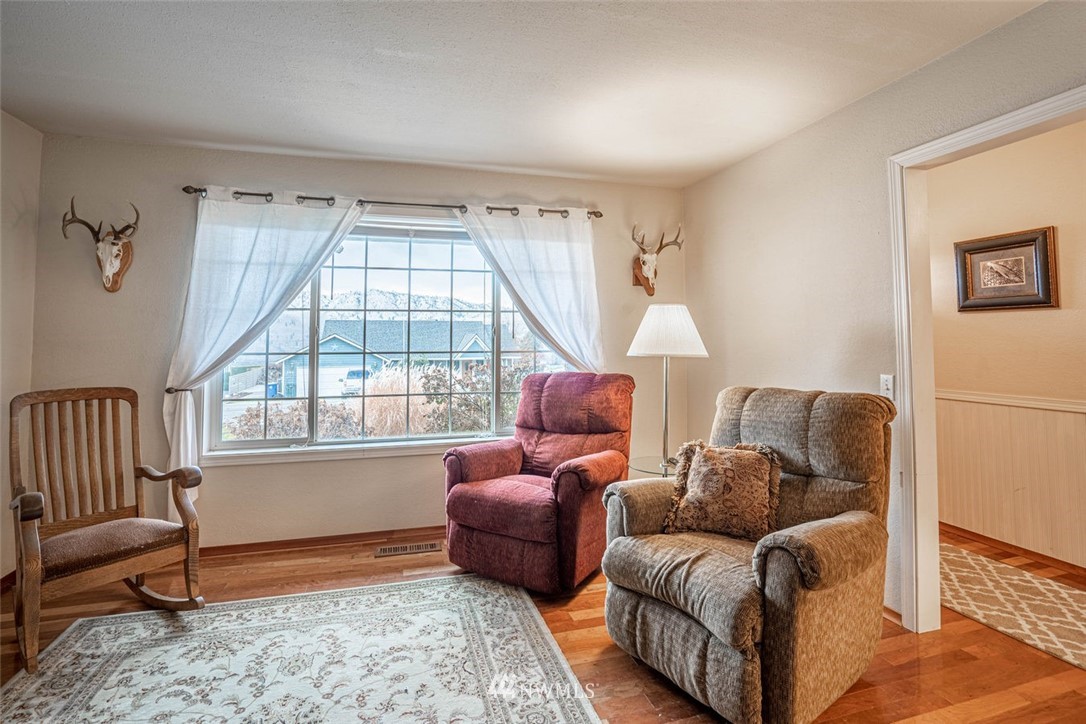 201 Butte Road Chelan, WA 98816 - Photo 4 of 27 Gallery Image 4