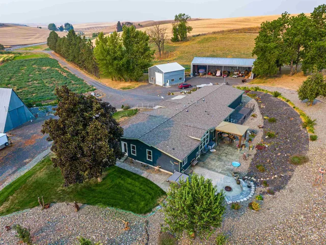 $749,900 | 1010 Kluss Road, Genesee, ID 83832