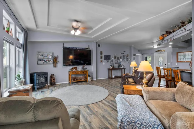 $749,900 | 1010 Kluss Road, Genesee, ID 83832