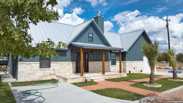 $360,000 | 207 North 4th, Harper, TX 78631