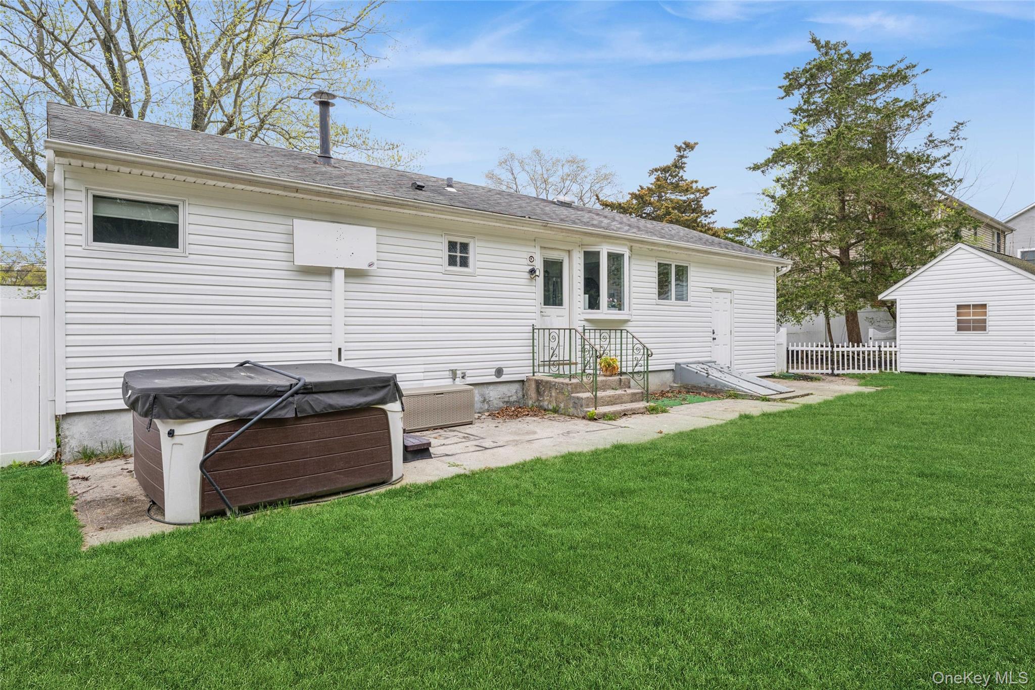 12 Long Street Lake Grove, NY 11755 - Photo 17 of 19