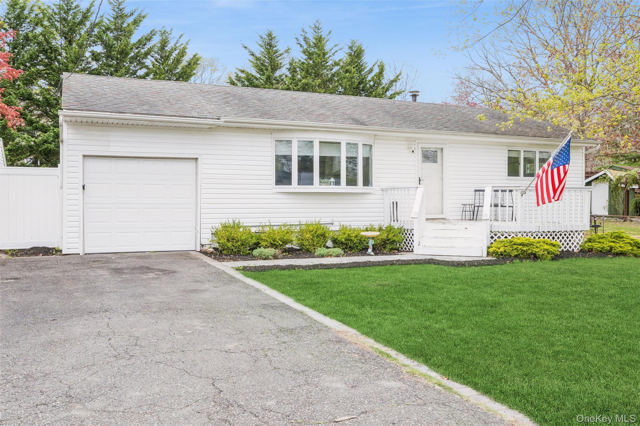 12 Long Street Lake Grove, NY 11755 - Photo 2 of 19