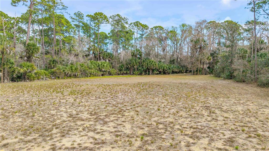 370 Highway 1 New Rochelle, NY 10801 - Photo 5 of 13 a view of a yard with a house