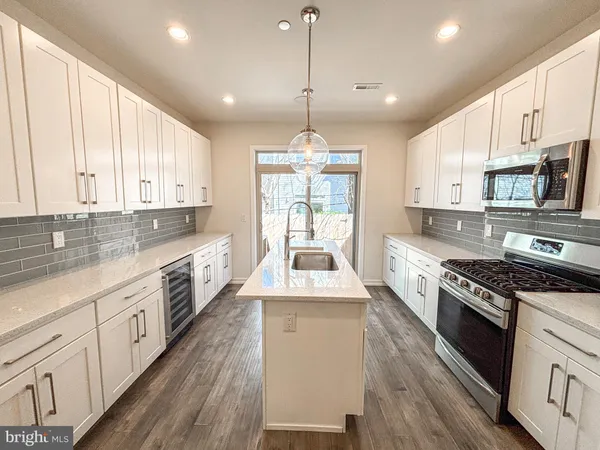 $2,800 | 1439 South Taylor Street, Philadelphia, PA 19146