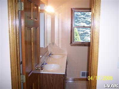 1017 Catasauqua Road Whitehall, PA 18052 - Photo 14 of 44 Gallery Image 14