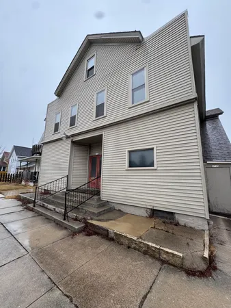 $229,900 | 1729 South 12th Street, Sheboygan, WI 53081