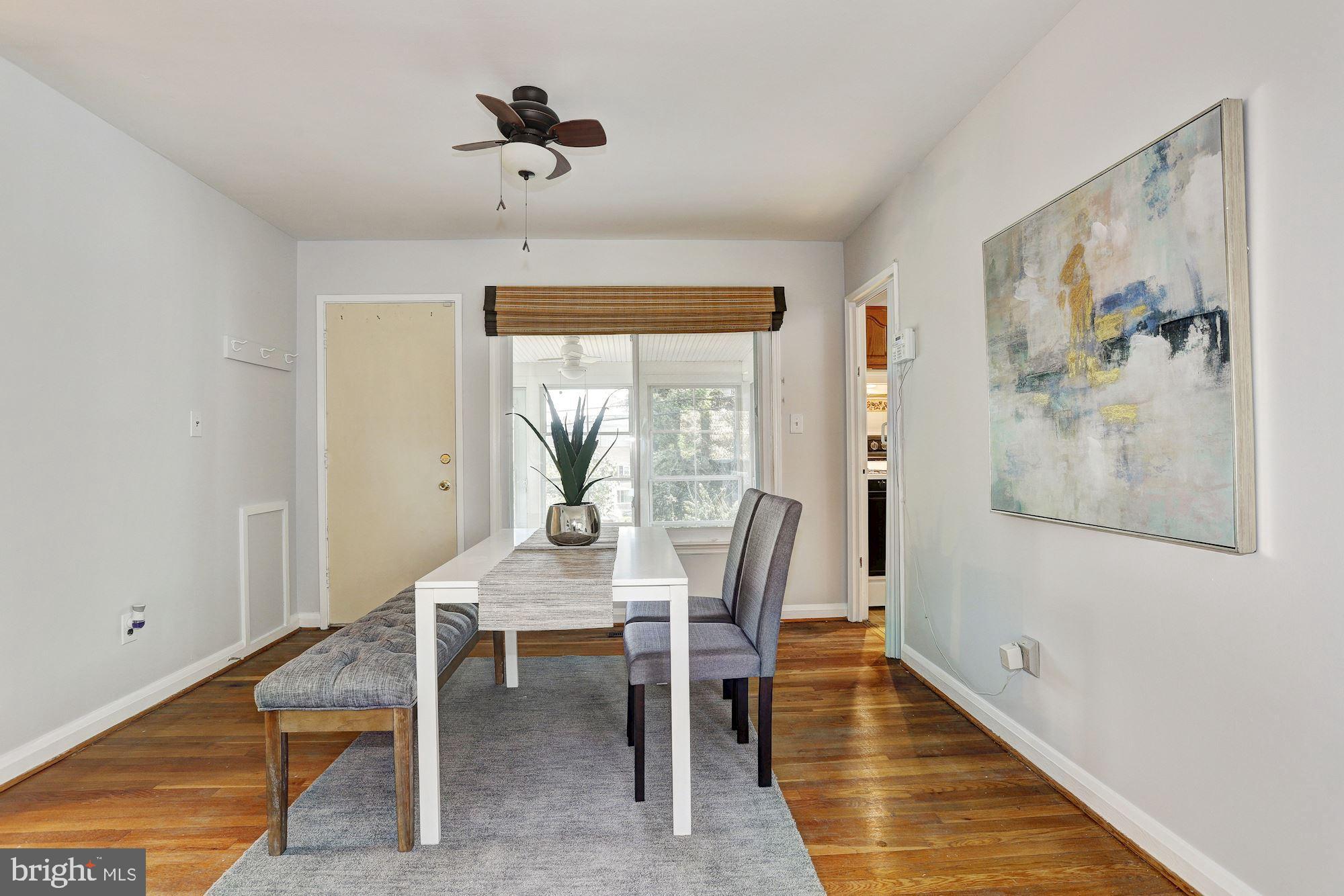 925 Vanderwood Road Baltimore, MD 21228 - Photo 5 of 22 Dining Room