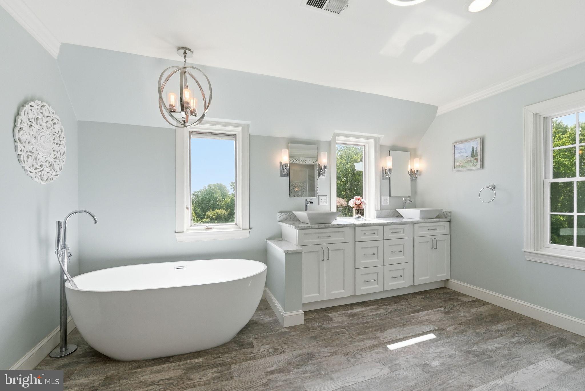 7724 Cannonball Gate Road Warrenton, VA 20186 - Photo 50 of 98 Primary En-Suite Bathroom