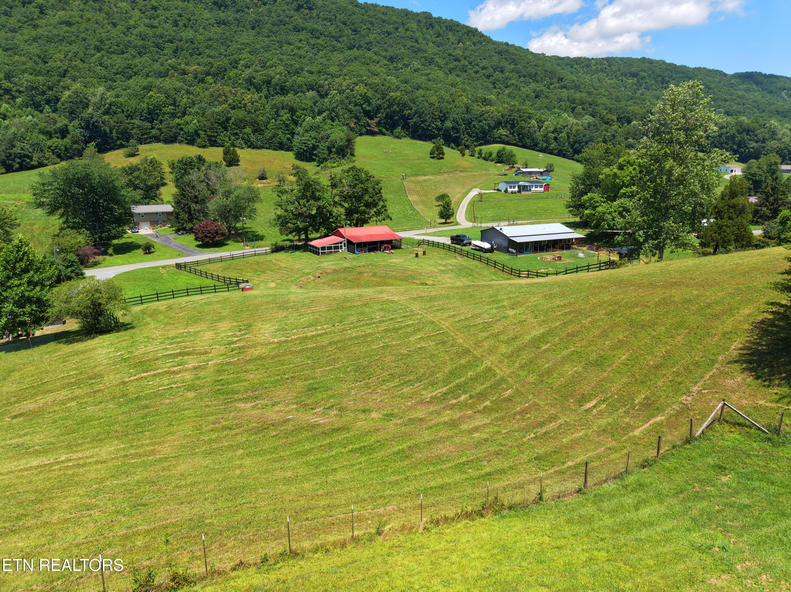 1319 Ideal Valley Road Spring City, TN 37381 - Photo 36 of 49 barn photos _1.21.1