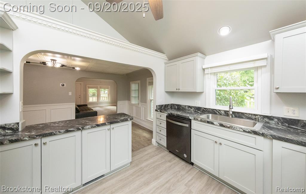 810 Beardon Road Lake Orion, MI 48362 - Photo 19 of 31