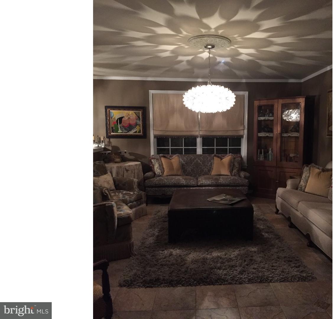 729 Cliff Road Bensalem, PA 19020 - Photo 8 of 25 Living Room
