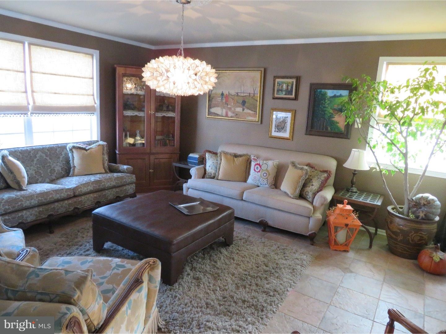 729 Cliff Road Bensalem, PA 19020 - Photo 9 of 25 Living Room