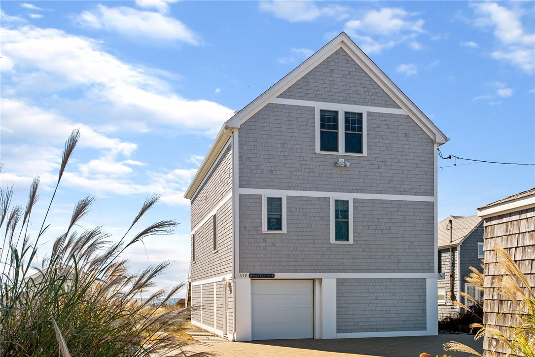 979 Matunuck Beach Road South Kingstown, RI 02879 - Photo 9 of 40 Gallery Image 9