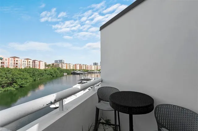 $5,800 | 19500 Turnberry Way, Unit 5F, Aventura, FL 33180