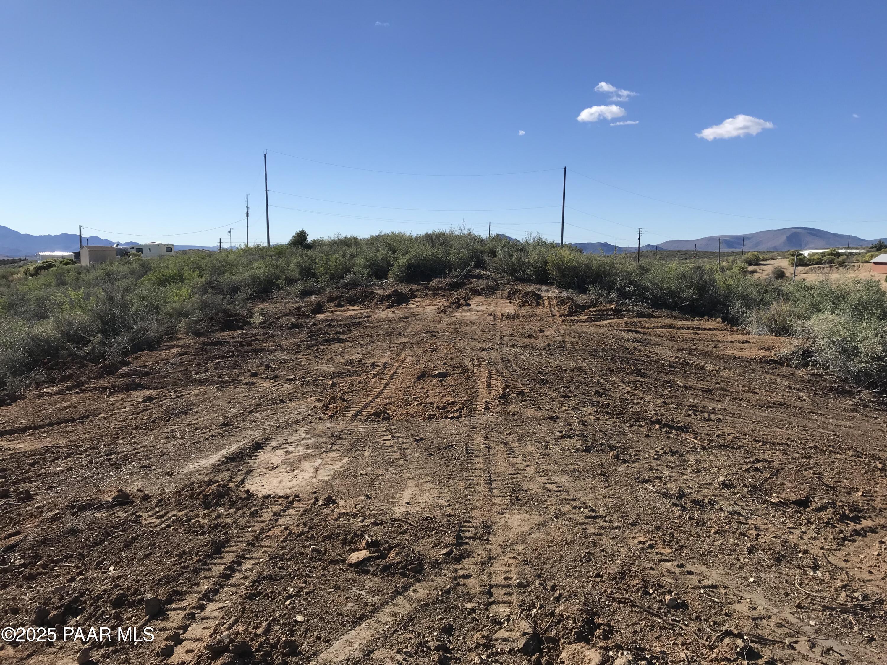 8335 West Barrington Road Wilhoit, AZ 86332 - Photo 7 of 13 a view of a dry yard