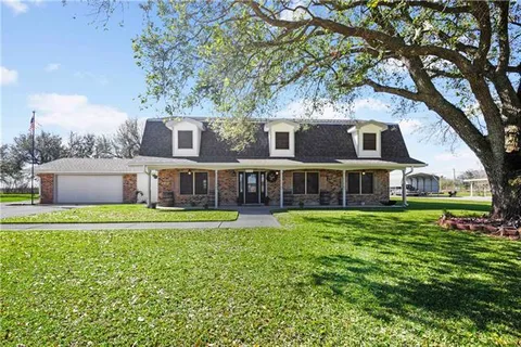 $299,000 | 306 East Woodlawn Ranch Road, Houma, LA 70363