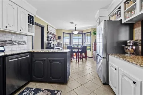 $299,000 | 306 East Woodlawn Ranch Road, Houma, LA 70363