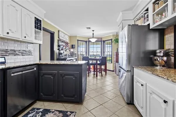$299,000 | 306 East Woodlawn Ranch Road, Houma, LA 70363