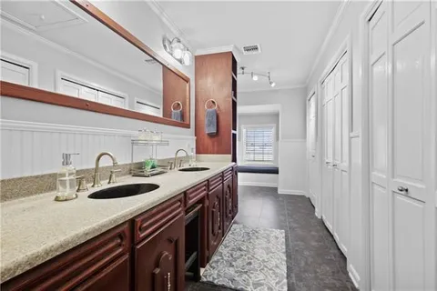 $299,000 | 306 East Woodlawn Ranch Road, Houma, LA 70363