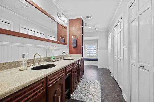 $299,000 | 306 East Woodlawn Ranch Road, Houma, LA 70363